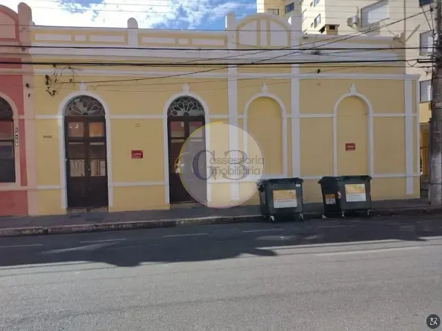 Casa para alugar, no bairro Centro em Pelotas
