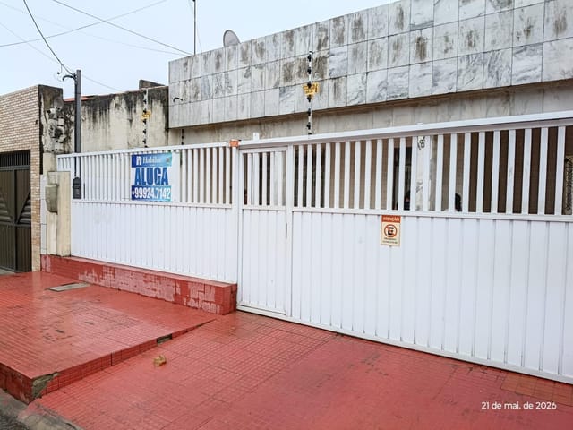 Casa com 400m² 3 quartos e 2 banheiros, para alugar, no bairro Dezoito do Forte em Aracaju