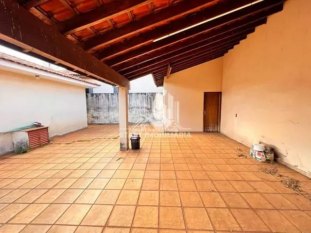 Casa com 360m² 3 quartos e 2 banheiros, à venda, no bairro Centro (Vanglória) em Pederneiras