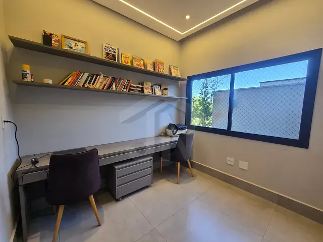 Casa com 275m² 4 quartos e 6 banheiros, à venda, no bairro Vila do Golfe em Ribeirão Preto