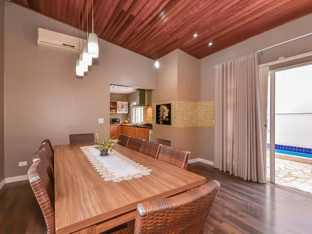 Casa com 332m² 4 quartos e 4 banheiros, à venda, no bairro Santa Felicidade em Curitiba