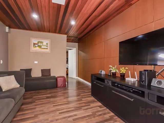 Casa com 332m² 4 quartos e 4 banheiros, à venda, no bairro Santa Felicidade em Curitiba