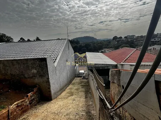 Casa com 204m² 3 quartos e 1 banheiro, à venda, no bairro Passaúna em Araucária
