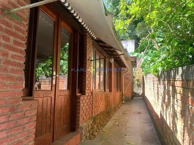 Casa 5 quartos e 2 banheiros, à venda, no bairro Carangola em Petrópolis