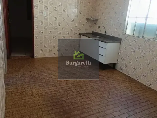 Casa 3 quartos e 1 banheiro, para alugar, no bairro Vila São Francisco em Lavras