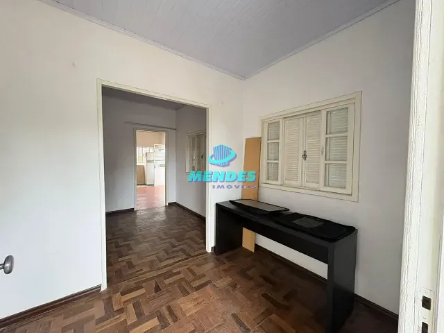 Casa 3 quartos e 1 banheiro, para alugar, no bairro Vila Parque Brasília em Cachoeirinha