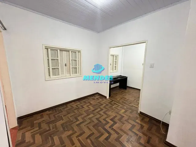 Casa 3 quartos e 1 banheiro, para alugar, no bairro Vila Parque Brasília em Cachoeirinha