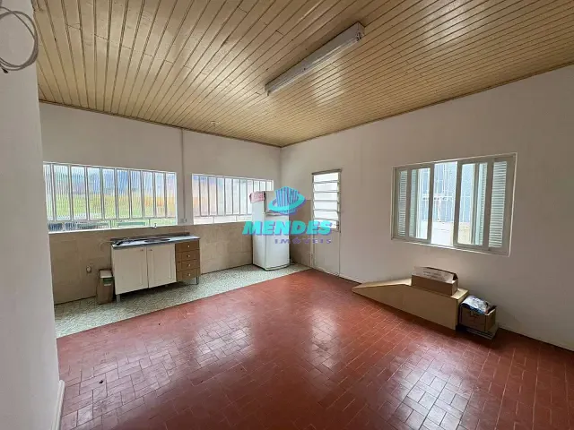 Casa 3 quartos e 1 banheiro, para alugar, no bairro Vila Parque Brasília em Cachoeirinha