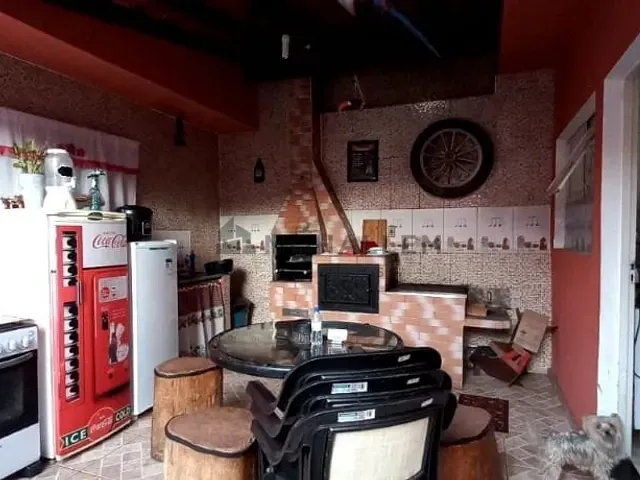 Casa com 200m² 4 quartos e 1 banheiro, à venda, no bairro Nossa Senhora de Fatima em Itajubá