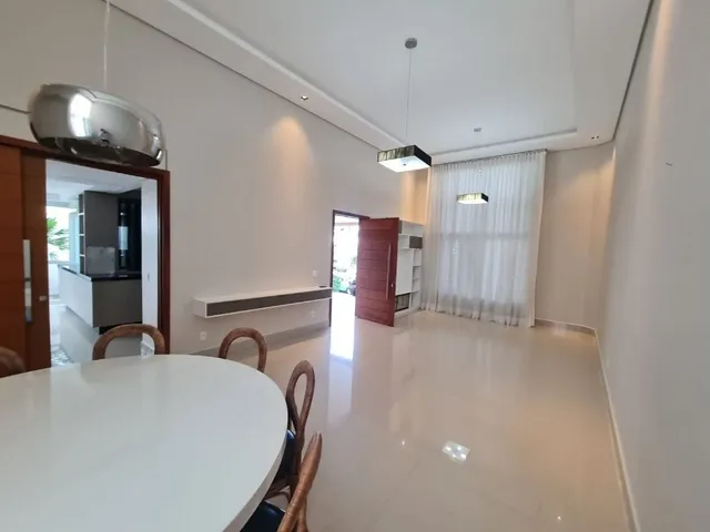 Casa com 300m² 3 quartos e 4 banheiros, à venda, no bairro Esperança em Londrina