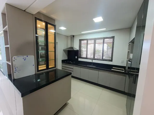 Casa com 300m² 3 quartos e 4 banheiros, à venda, no bairro Esperança em Londrina