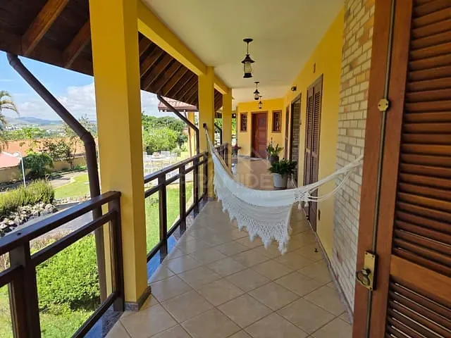 Casa com 2100m² 5 quartos e 2 banheiros, à venda, no bairro Bortolan em Poços de Caldas