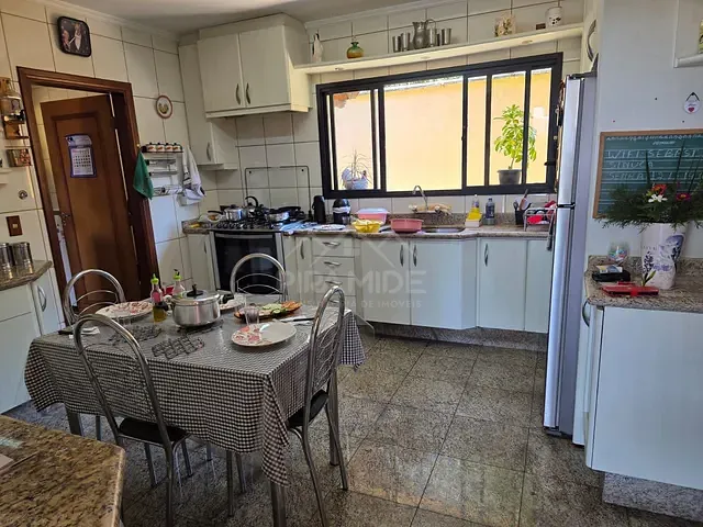 Casa com 2100m² 5 quartos e 2 banheiros, à venda, no bairro Bortolan em Poços de Caldas