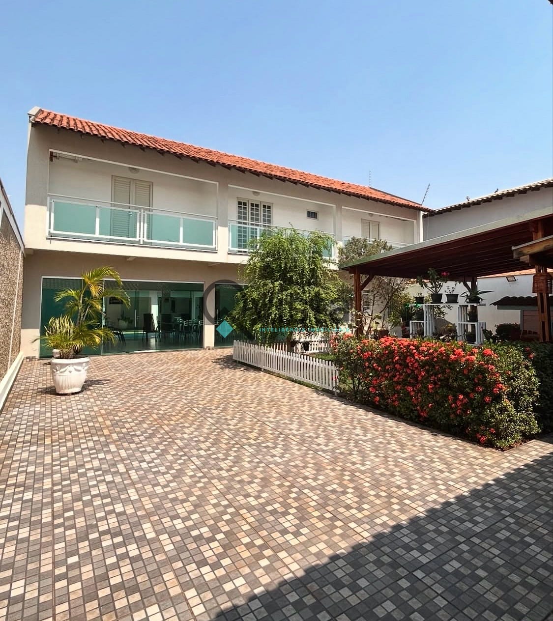 Casa, 5 quartos, 339 m² - Foto 1