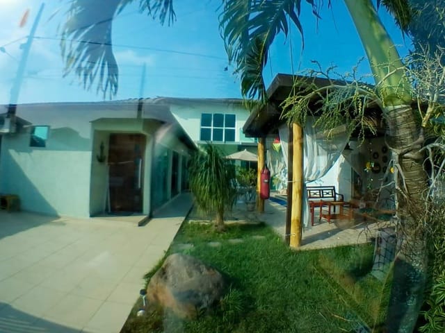 Casa 4 quartos e 4 banheiros, à venda, no bairro Jardim Peró em Cabo Frio