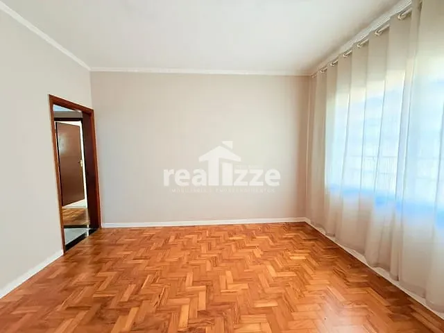 Casa 2 quartos e 2 banheiros, para alugar, no bairro Centro em Itapira