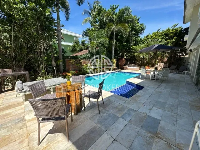 Casa com 480m² 6 quartos e 6 banheiros, à venda, no bairro Barra da Tijuca em Rio de Janeiro