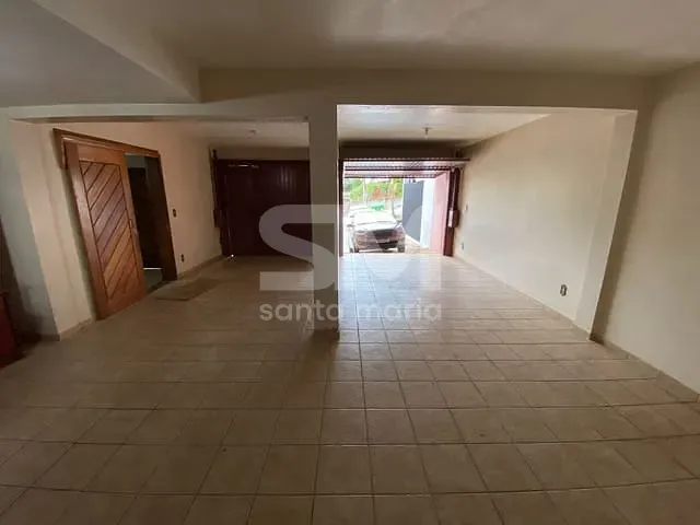 Casa 4 quartos e 1 banheiro, para alugar, no bairro Centro em Chapecó