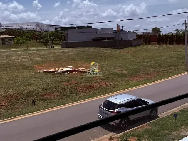 Casa com 371m² 3 quartos e 5 banheiros, à venda, no bairro Jardins Capri em Senador Canedo