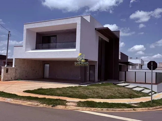 Casa com 371m² 3 quartos e 5 banheiros, à venda, no bairro Jardins Capri em Senador Canedo