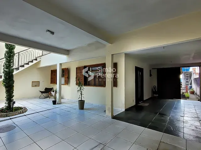 Casa 3 quartos e 2 banheiros, à venda, no bairro Teixeiras em Juiz de Fora