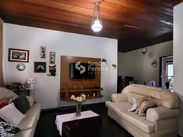 Casa 3 quartos e 2 banheiros, à venda, no bairro Teixeiras em Juiz de Fora