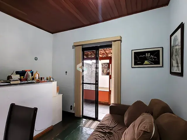 Casa 3 quartos e 2 banheiros, à venda, no bairro Teixeiras em Juiz de Fora