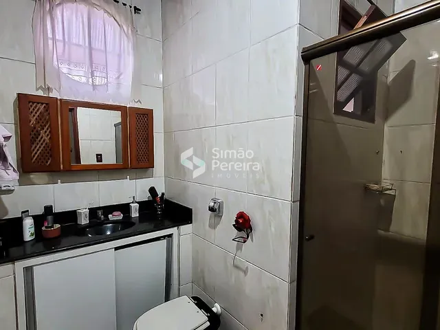 Casa 3 quartos e 2 banheiros, à venda, no bairro Teixeiras em Juiz de Fora