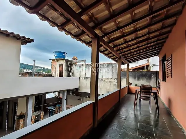 Casa 3 quartos e 2 banheiros, à venda, no bairro Teixeiras em Juiz de Fora