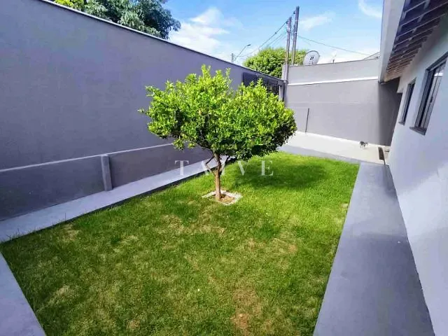 Casa com 330m² 3 quartos e 2 banheiros, à venda, no bairro Santa Mônica em Londrina