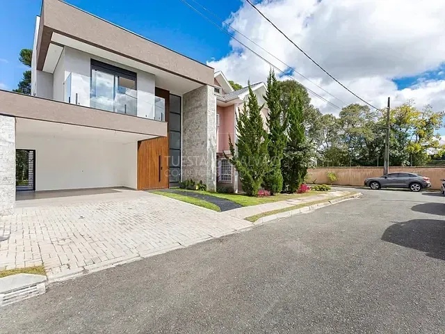 Casa com 234m² 3 quartos e 4 banheiros, à venda, no bairro Santa Cândida em Curitiba