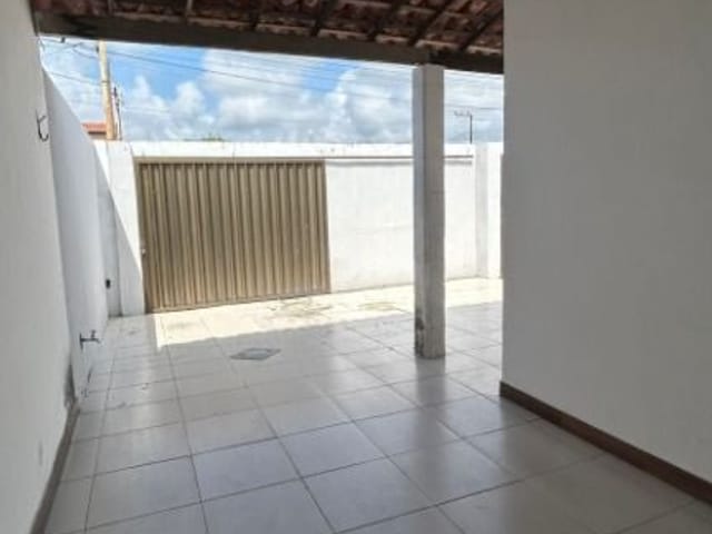 Casa com 180m² 2 quartos e 1 banheiro, à venda, no bairro Aruana em Aracaju