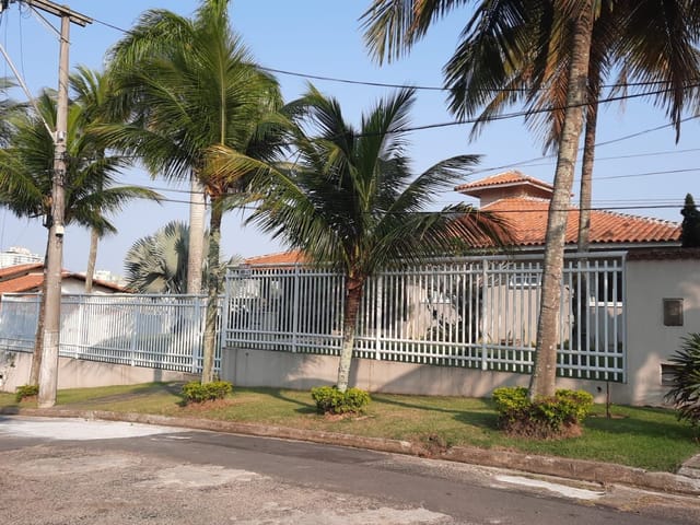 Casa com 900m² 5 quartos e 7 banheiros, à venda, no bairro Cancela Preta em Macaé