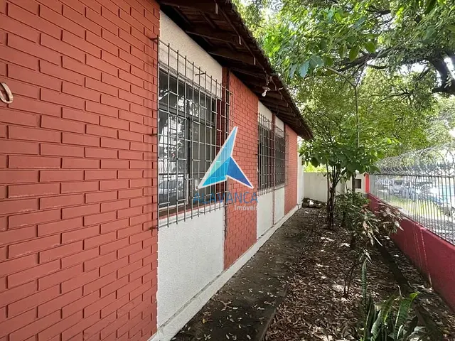 Casa com 390m² 3 quartos e 3 banheiros, à venda, no bairro Morada do Acampamento em Governador Valadares