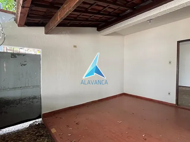 Casa com 390m² 3 quartos e 3 banheiros, à venda, no bairro Morada do Acampamento em Governador Valadares