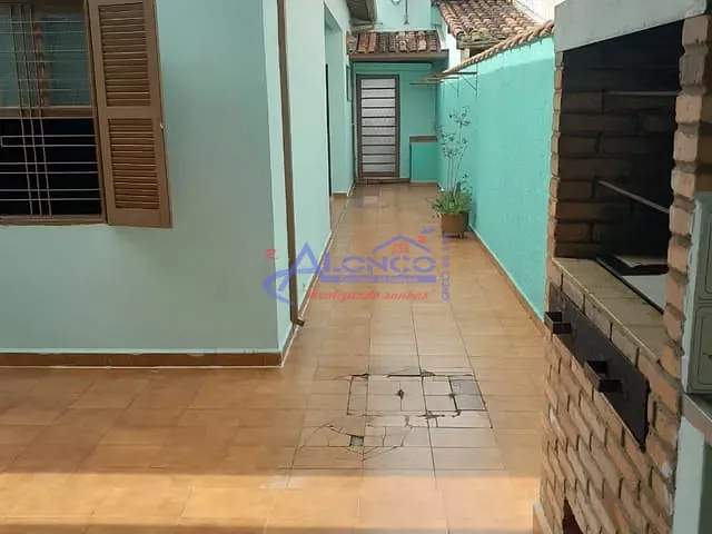 Casa com 188m² 3 quartos e 2 banheiros, para alugar, no bairro Jardim Santa Maria em Jacareí