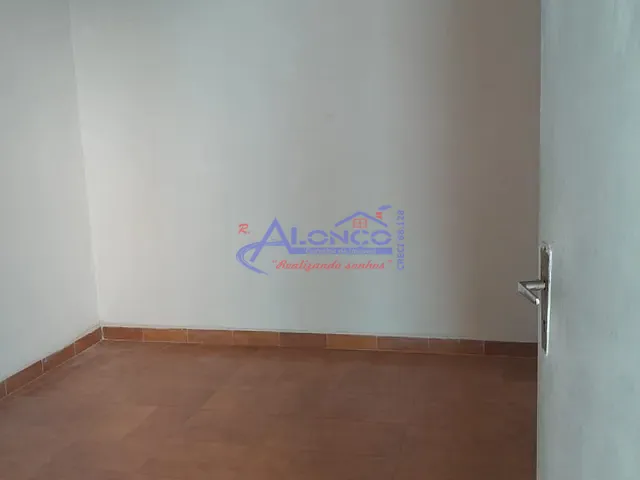 Casa com 188m² 3 quartos e 2 banheiros, para alugar, no bairro Jardim Santa Maria em Jacareí