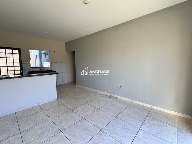 Casa 2 quartos e 1 banheiro, para alugar, no bairro Jardim Marissol em Apucarana