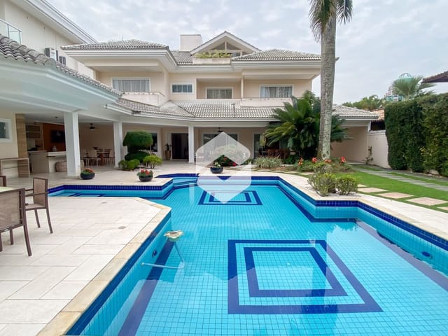 Casa com 1000m² 4 quartos e 6 banheiros, à venda, no bairro Barra da Tijuca em Rio de Janeiro