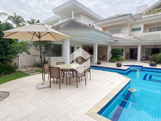Casa com 1000m² 4 quartos e 6 banheiros, à venda, no bairro Barra da Tijuca em Rio de Janeiro