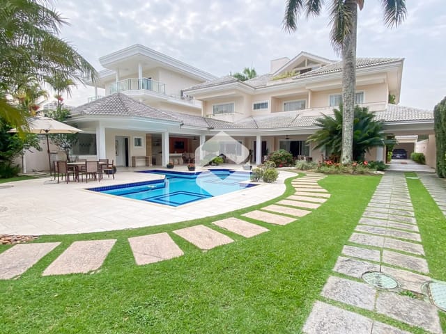 Casa com 1000m² 4 quartos e 6 banheiros, à venda, no bairro Barra da Tijuca em Rio de Janeiro
