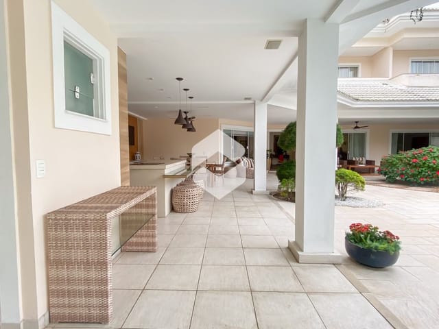 Casa com 1000m² 4 quartos e 6 banheiros, à venda, no bairro Barra da Tijuca em Rio de Janeiro