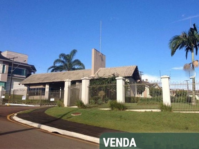 Casa com 480m² 3 quartos e 4 banheiros, à venda, no bairro Colônia Dona Luíza em Ponta Grossa