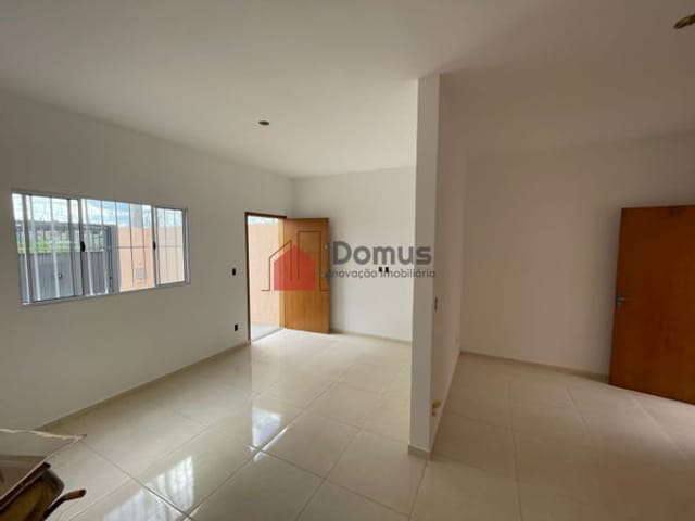 Casa à venda, no bairro Residencial e Comercial Portal dos Eucaliptos em Pindamonhangaba