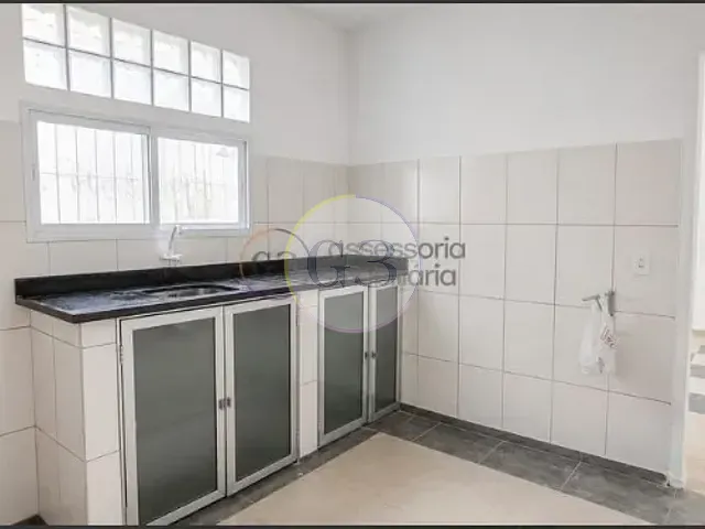 Casa 3 quartos e 1 banheiro, para alugar, no bairro Centro em Pelotas