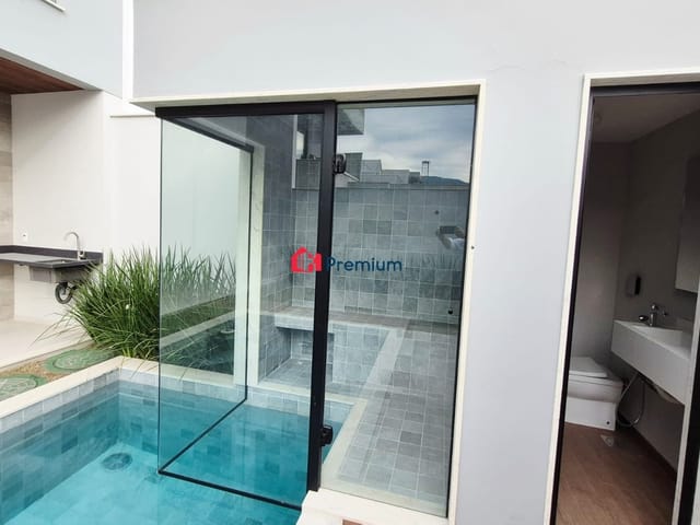 Casa 3 quartos e 5 banheiros, à venda, no bairro Recreio dos Bandeirantes em Rio de Janeiro
