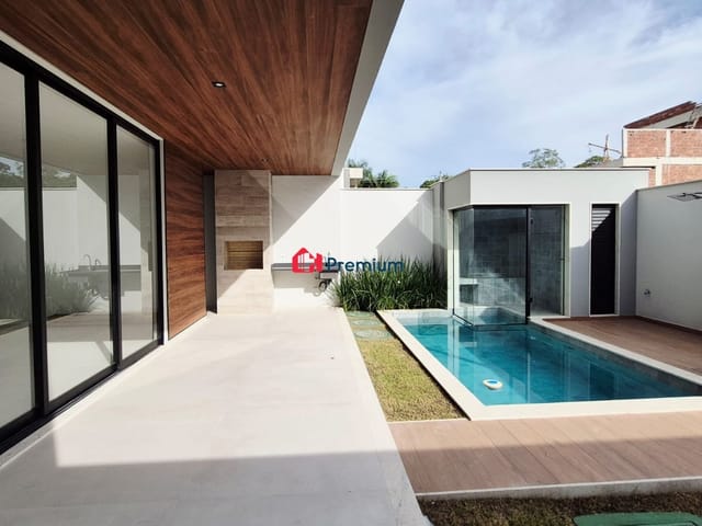 Casa 3 quartos e 5 banheiros, à venda, no bairro Recreio dos Bandeirantes em Rio de Janeiro