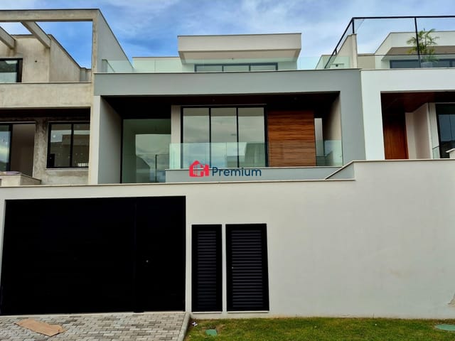 Casa 3 quartos e 5 banheiros, à venda, no bairro Recreio dos Bandeirantes em Rio de Janeiro