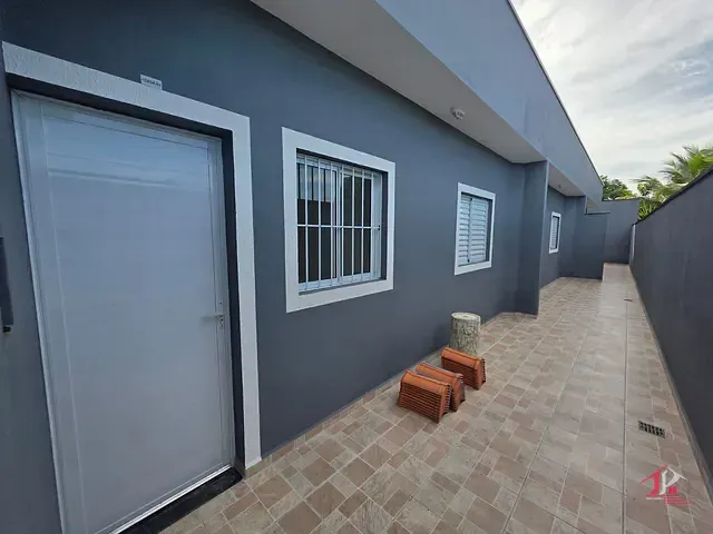 Casa 2 quartos e 1 banheiro, à venda, no bairro Tupy em Itanhaém
