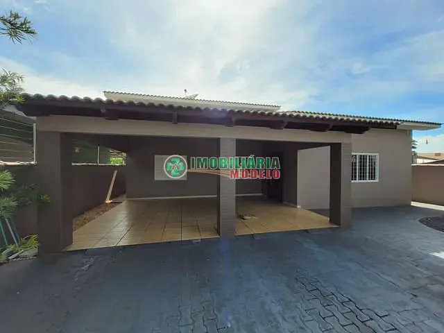 Casa com 1000m² 3 quartos e 2 banheiros, à venda, no bairro Centro em Canarana